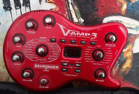 Behringer V-AMP3 Multi-Effects Guitar Pedal - Amp Modeling &