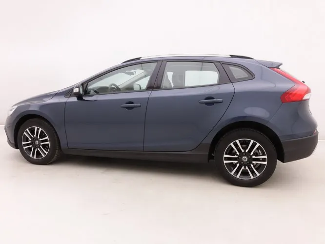 Volvo V40 Cross Country 2.0 D2 120 Cross Country Nordic Styl Image 3