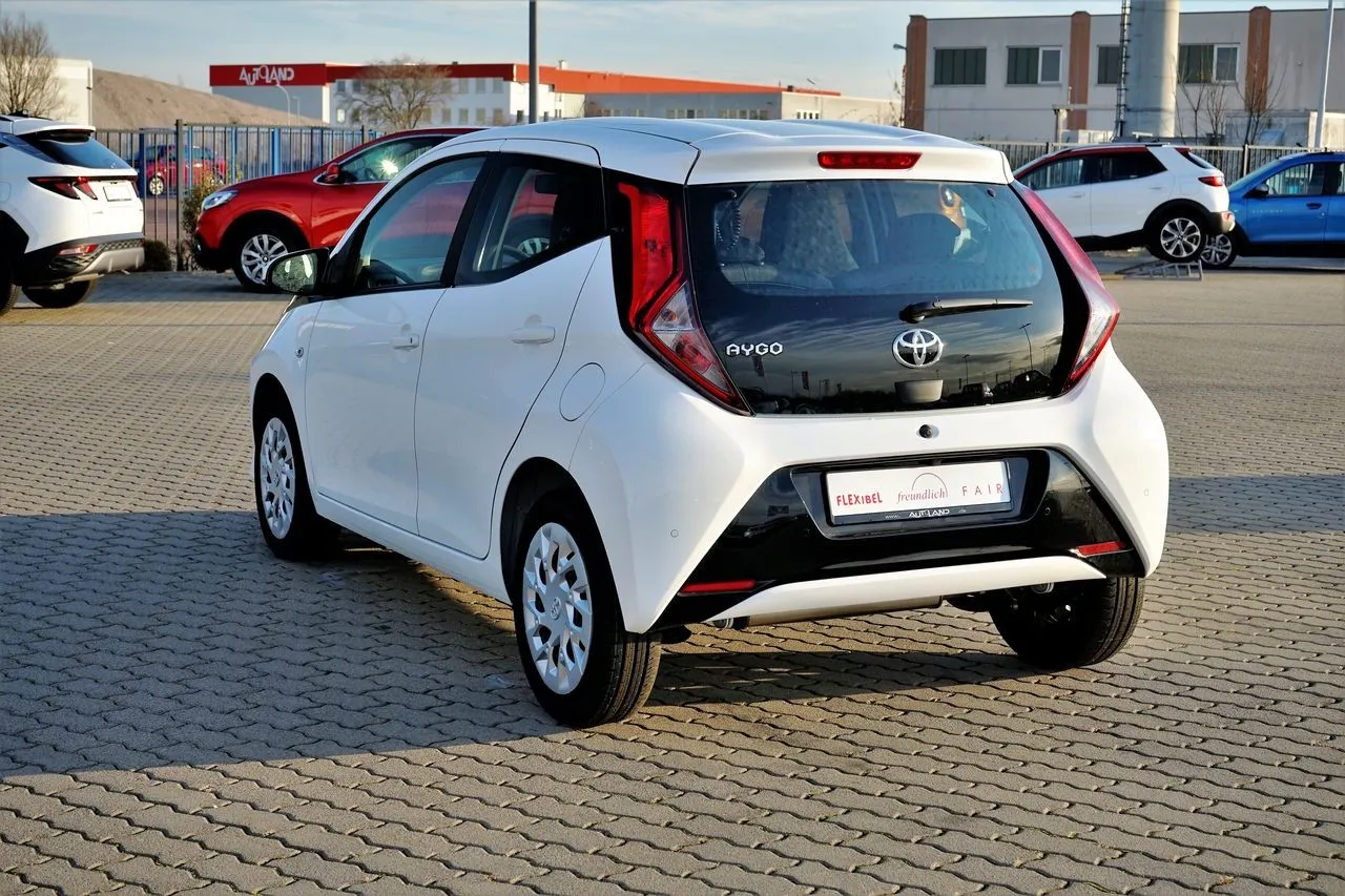 Toyota Aygo 1.0 Bluetooth...  Image 2