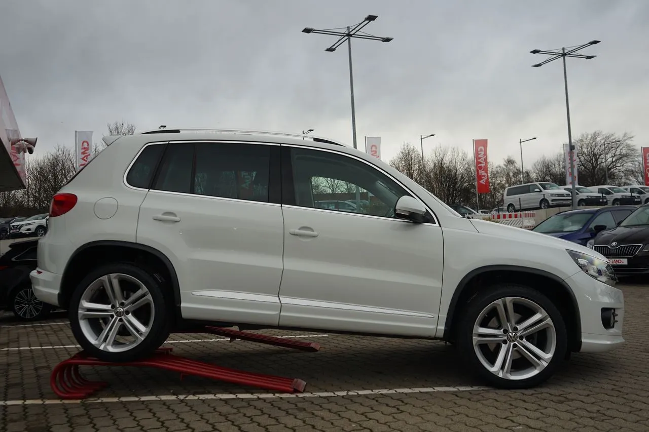 Volkswagen Tiguan 2.0 TDI DSG 4Motion R Line...  Image 3