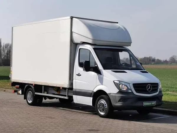 Mercedes-Benz Sprinter Image 4