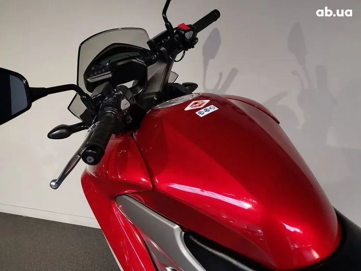 Honda VFR Image 5